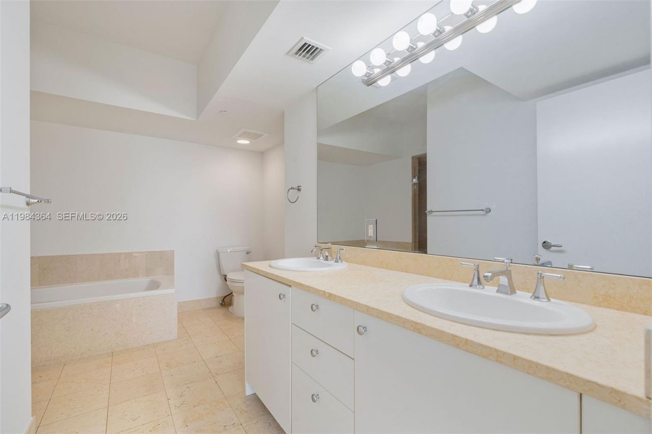 20000 E Country Club Dr , Unit 1109, Aventura, FL 33180 Photo