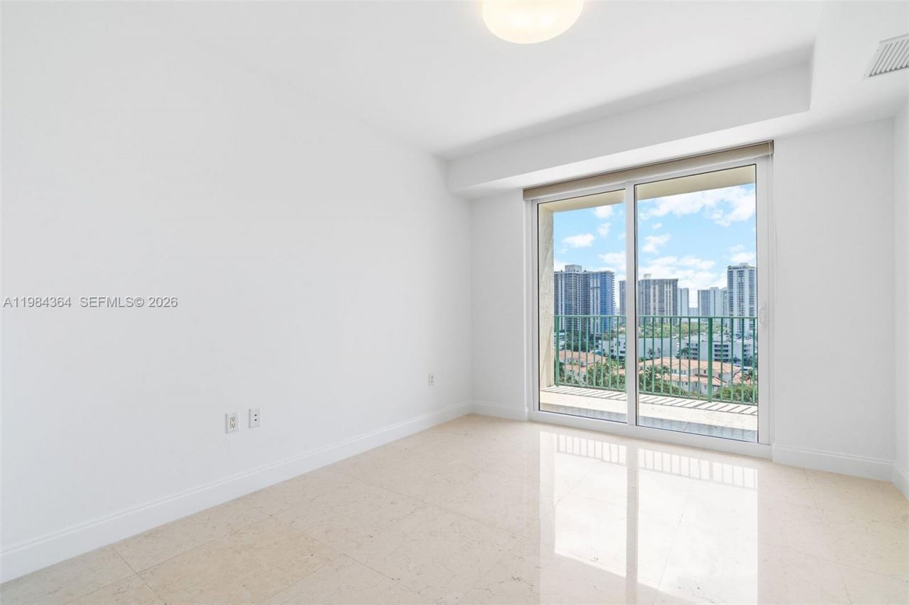 20000 E Country Club Dr , Unit 1109, Aventura, FL 33180 Photo