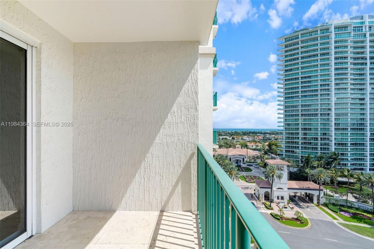20000 E Country Club Dr , Unit 1109, Aventura, FL 33180 Photo