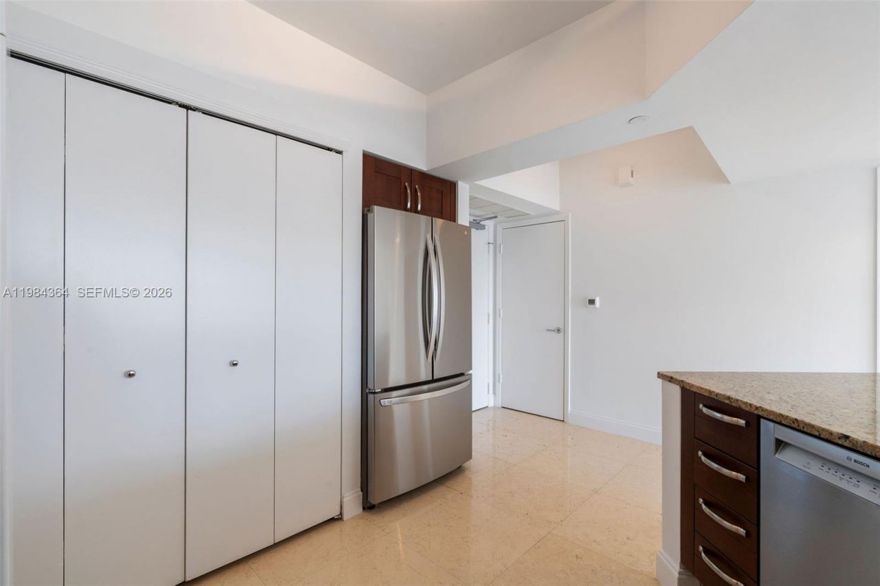 20000 E Country Club Dr , Unit 1109, Aventura, FL 33180 Photo