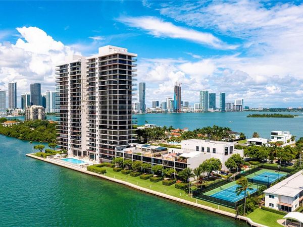 1000 Venetian Way , Unit 303, Miami, FL 33139