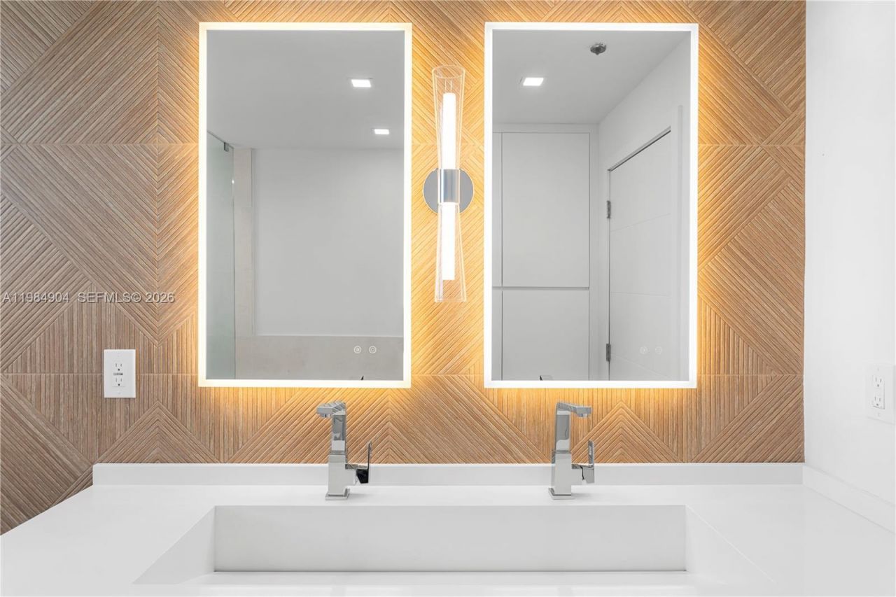 1000 Venetian Way , Unit 303, Miami, FL 33139 Photo