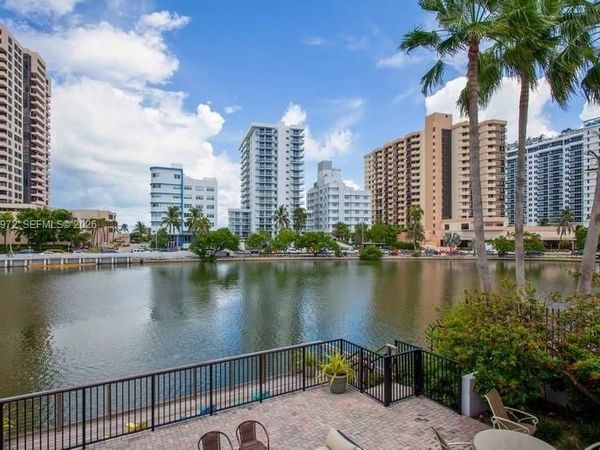 2455 Flamingo Dr, Unit 201, Miami Beach, FL 33140