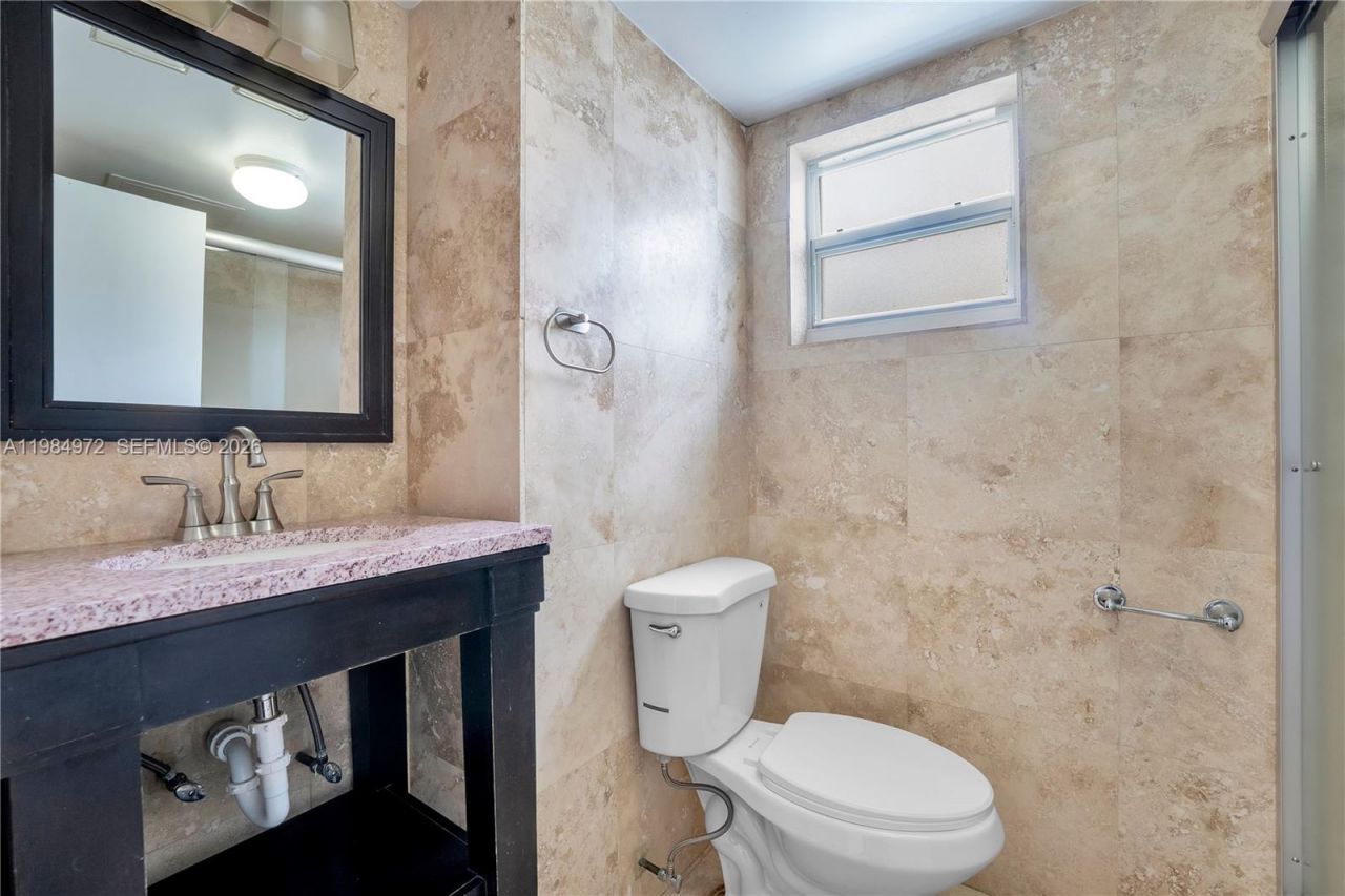 2455 Flamingo Dr, Unit 201, Miami Beach, FL 33140 Photo