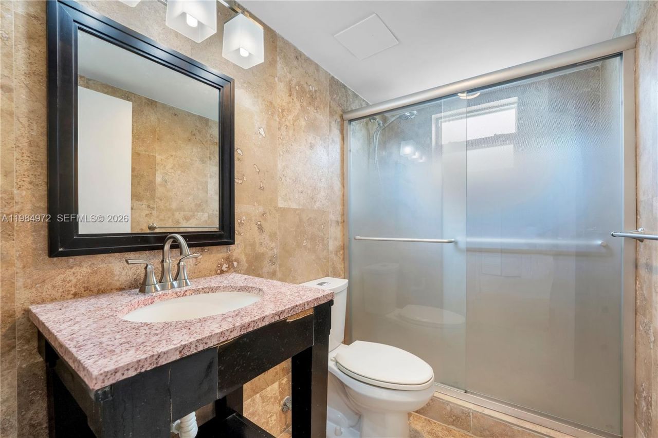 2455 Flamingo Dr, Unit 201, Miami Beach, FL 33140 Photo