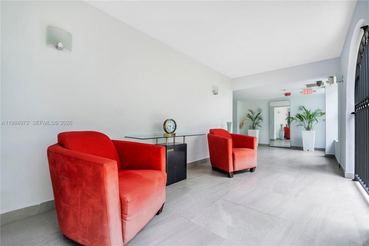 2455 Flamingo Dr, Unit 201, Miami Beach, FL 33140 Photo