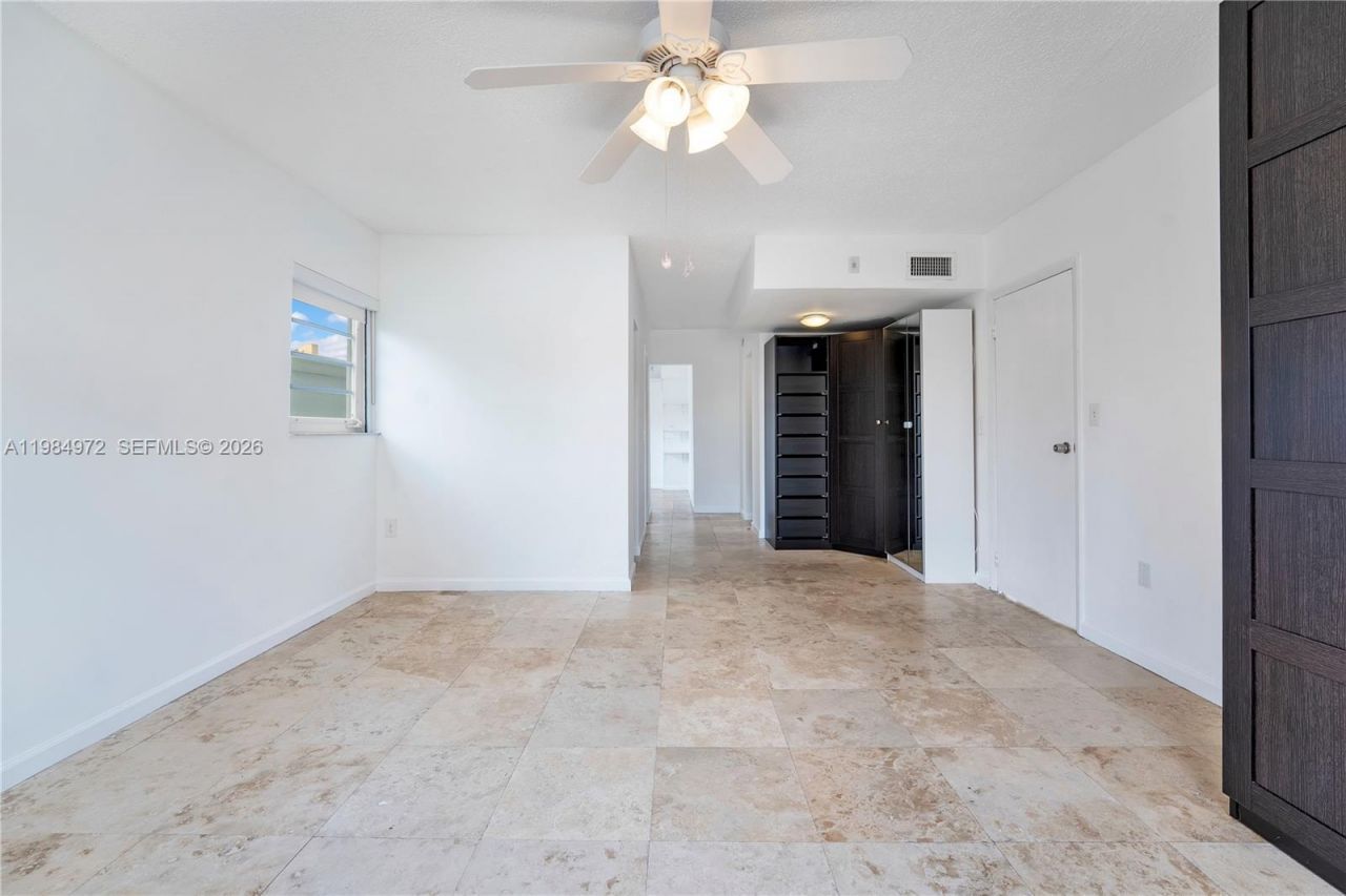 2455 Flamingo Dr, Unit 201, Miami Beach, FL 33140 Photo