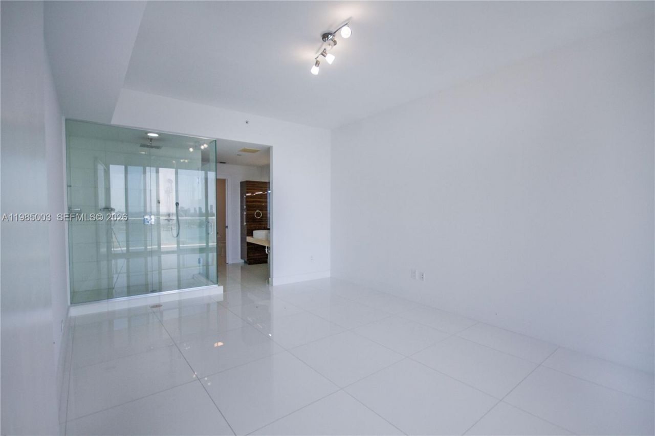 2020 N Bayshore Dr, Unit 2204, Miami, FL 33137 Photo