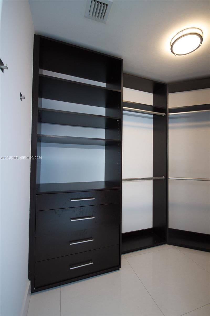 2020 N Bayshore Dr, Unit 2204, Miami, FL 33137 Photo