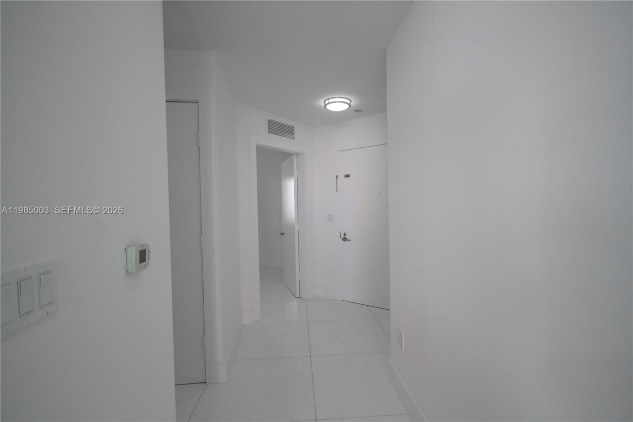 2020 N Bayshore Dr, Unit 2204, Miami, FL 33137 Photo