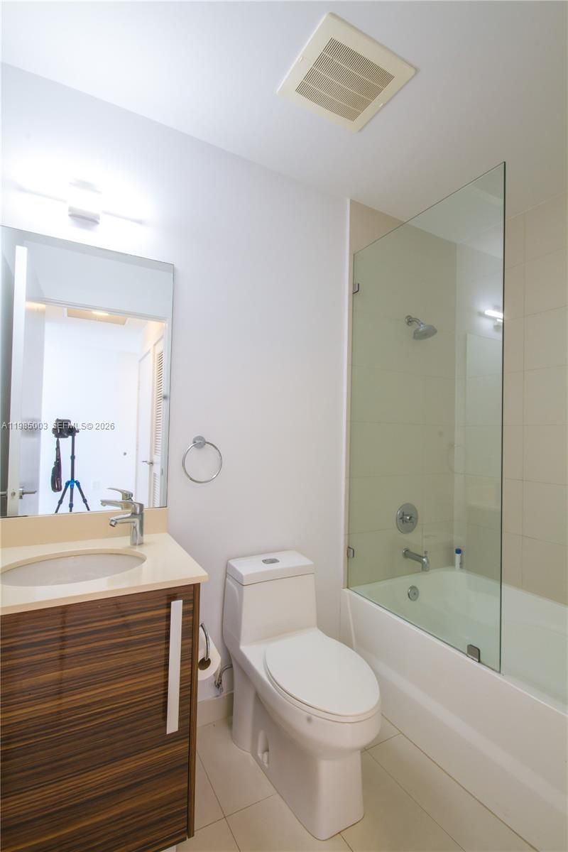 2020 N Bayshore Dr, Unit 2204, Miami, FL 33137 Photo