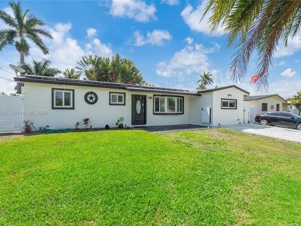 5730 SW 55th St, Davie, FL 33314