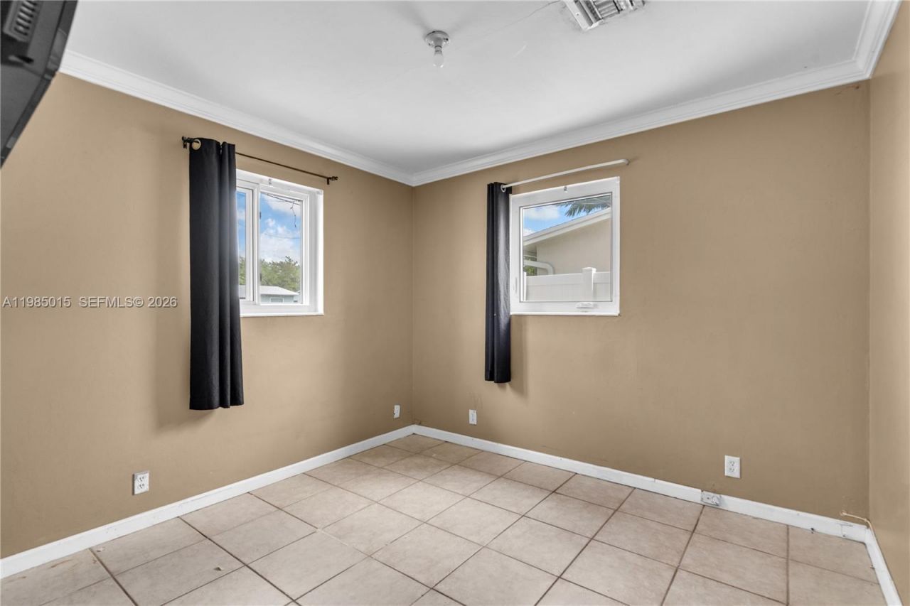 5730 SW 55th St, Davie, FL 33314 Photo