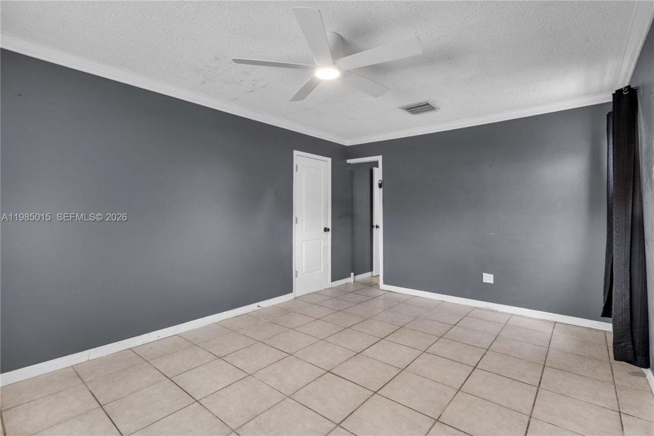 5730 SW 55th St, Davie, FL 33314 Photo