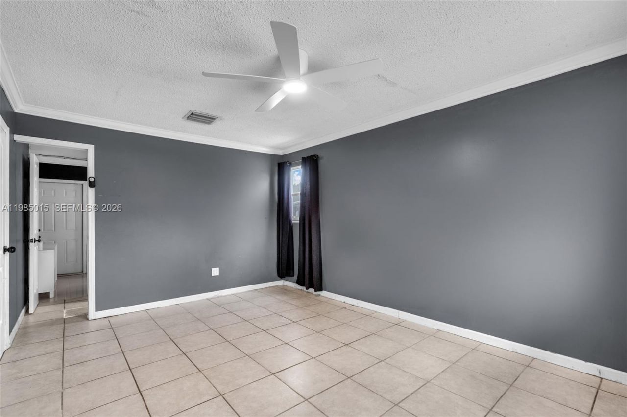 5730 SW 55th St, Davie, FL 33314 Photo