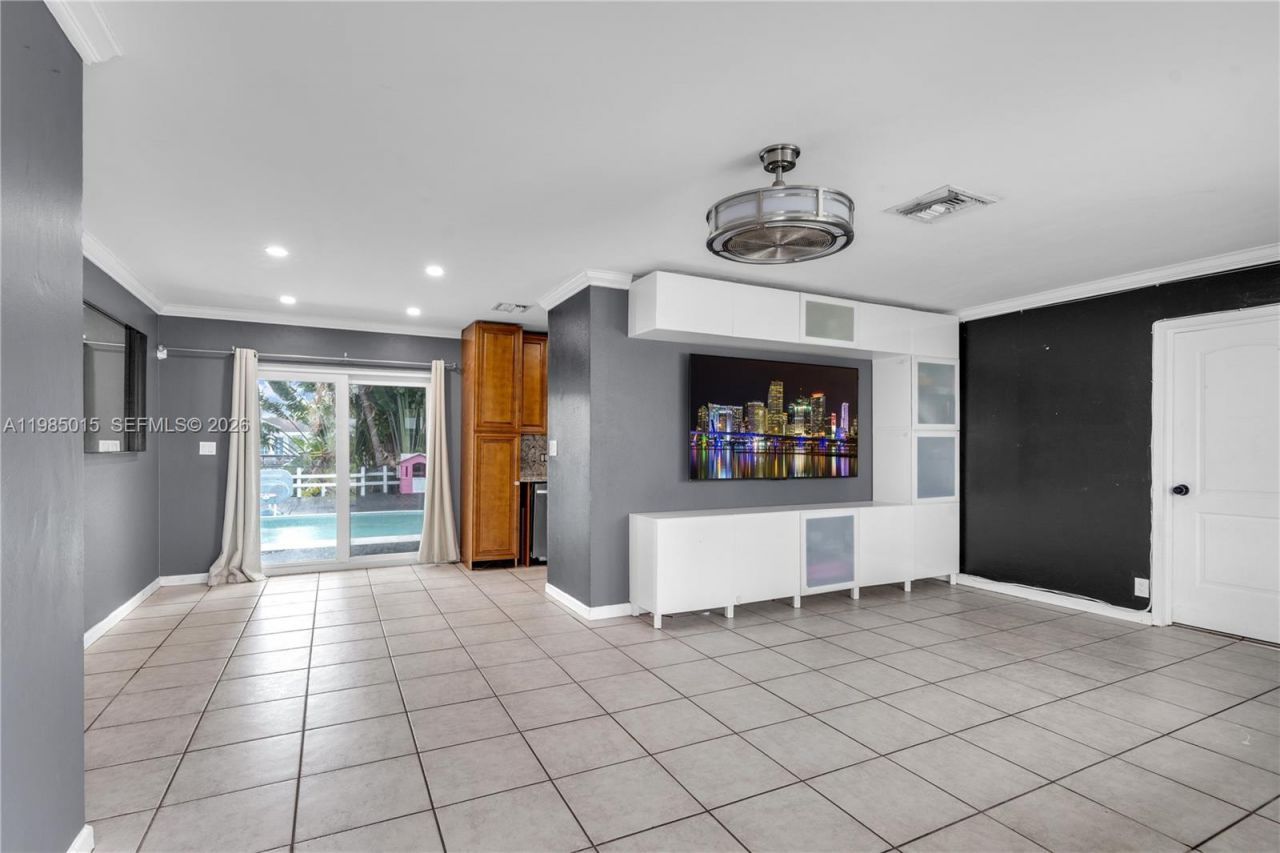 5730 SW 55th St, Davie, FL 33314 Photo