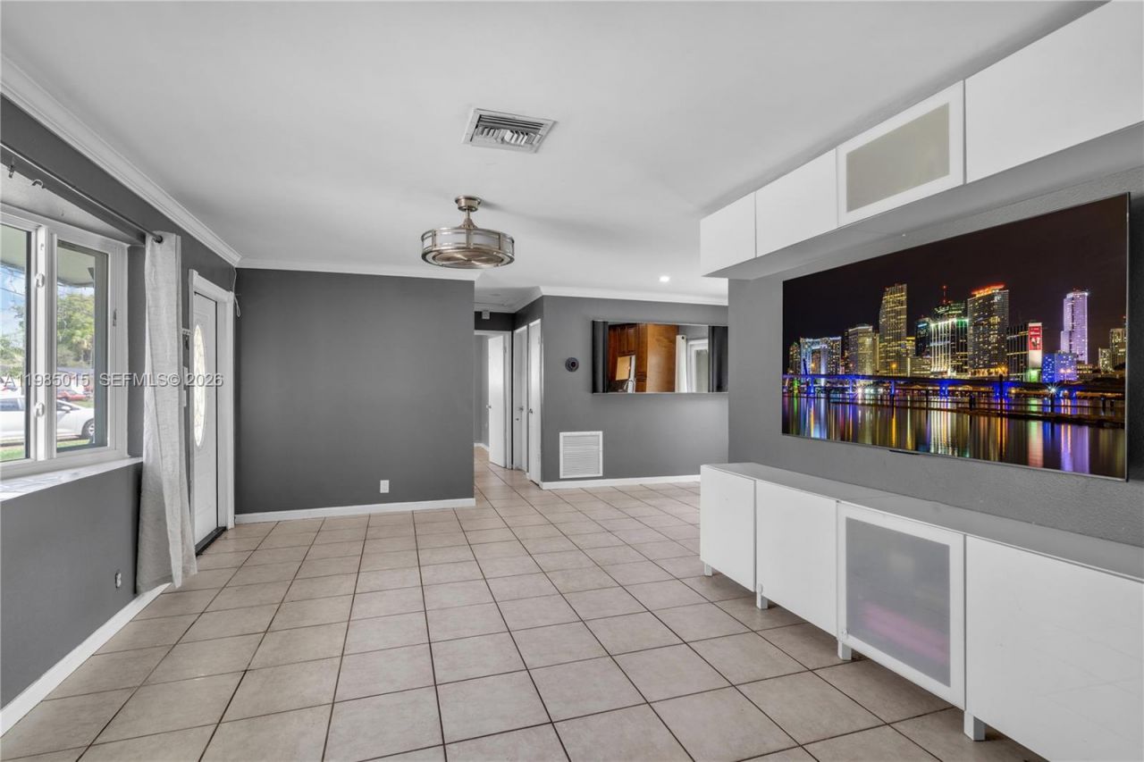 5730 SW 55th St, Davie, FL 33314 Photo