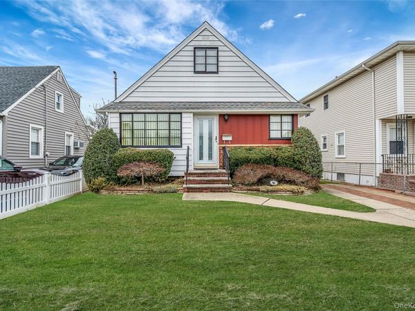 81 Landau Avenue , Elmont, NY 11003