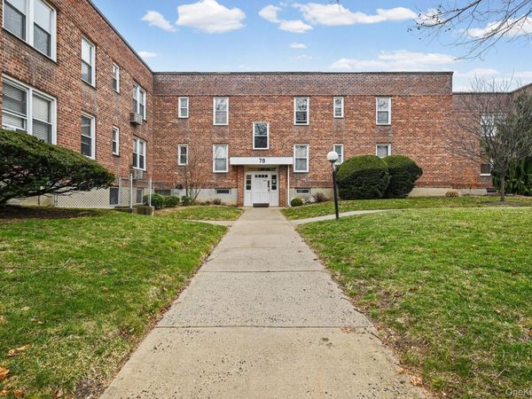 78 Gibson Boulevard, Unit 1B, Valley Stream, NY 11581