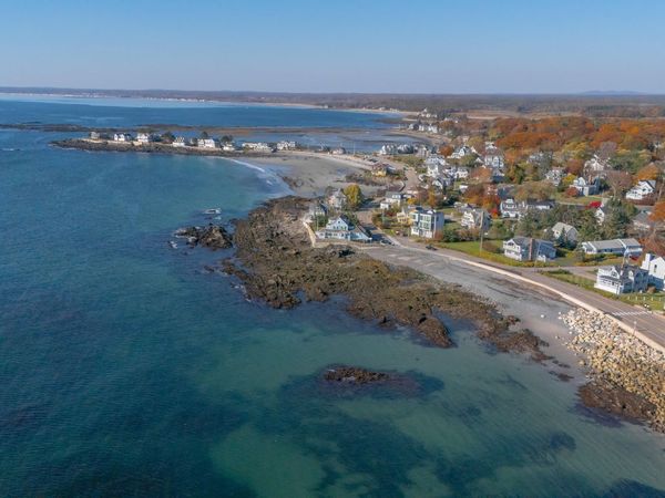 221 Beach Avenue, Kennebunk, ME 04043