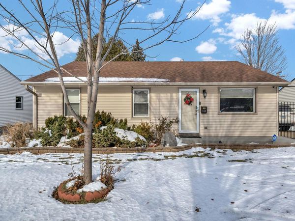 664 E Oakton Street, Des Plaines, IL 60018