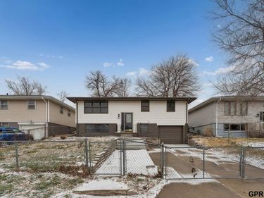 5508 O Street , Omaha, NE 68117