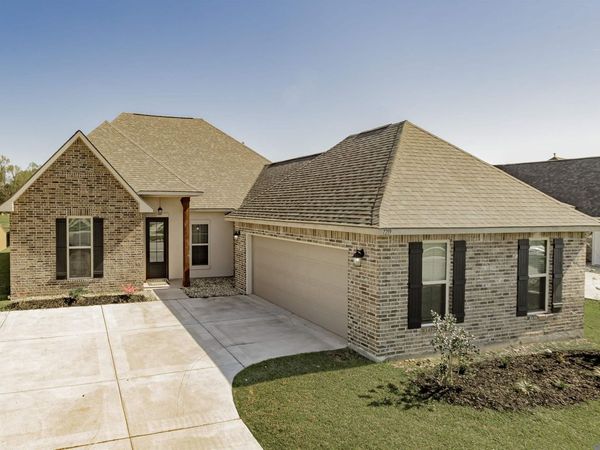 7219 Panama Canal Dr, Gonzales, LA 70737