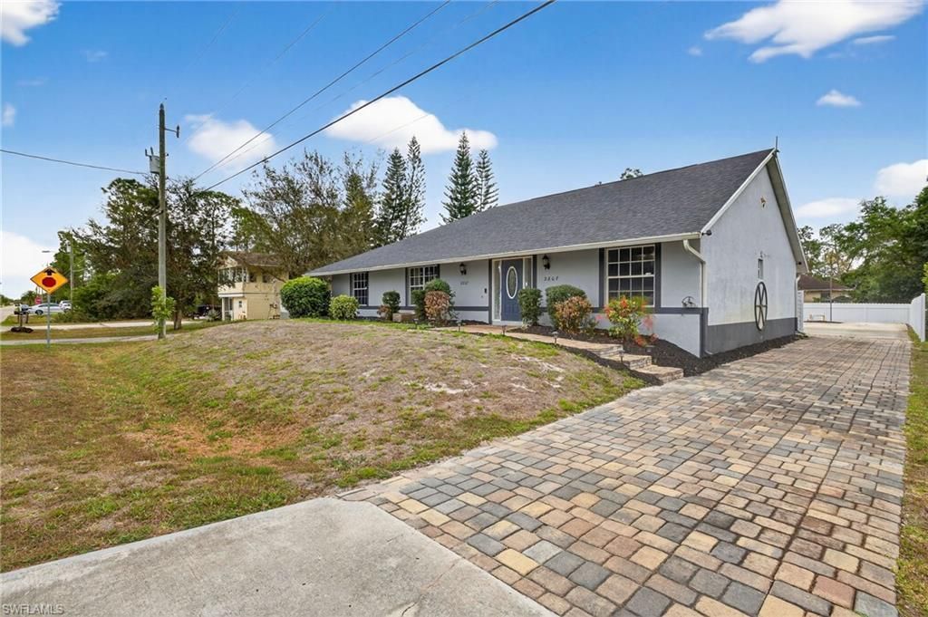 2807 52nd St Sw, Lehigh Acres, FL 33976 Photo