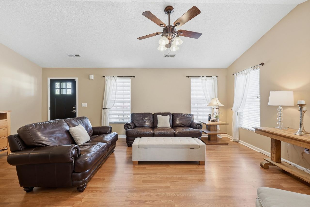 117 Edwards Ln.  Photo 4