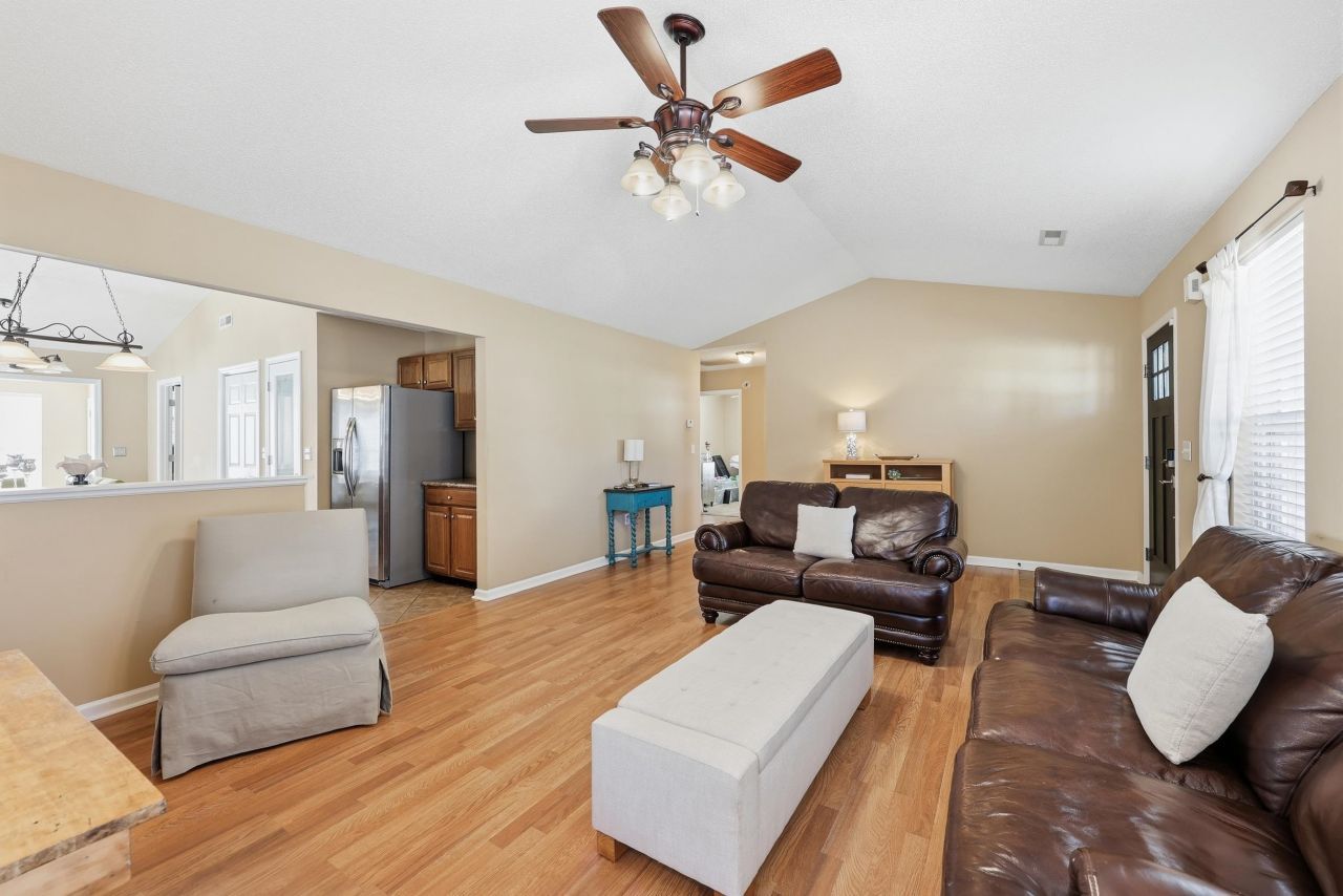 117 Edwards Ln.  Photo 5