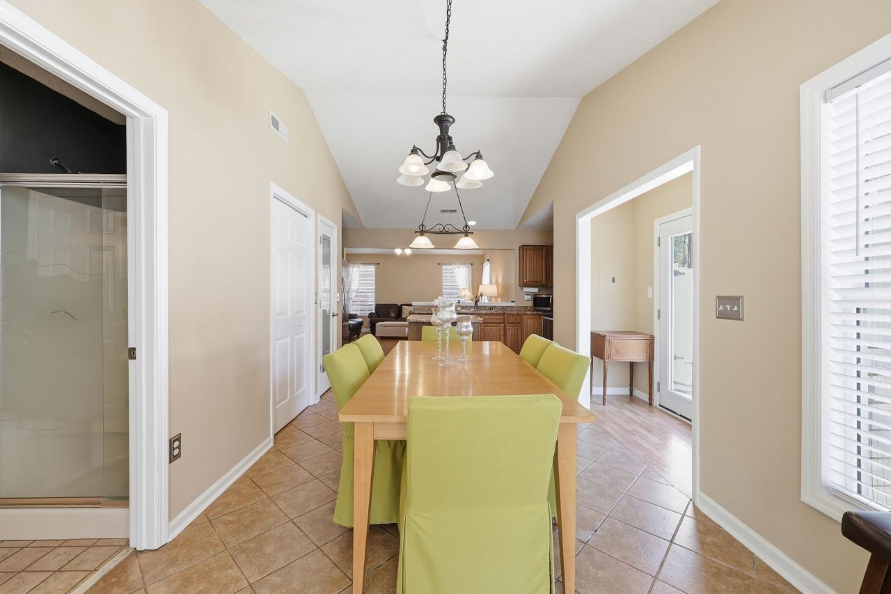 117 Edwards Ln.  Photo 8