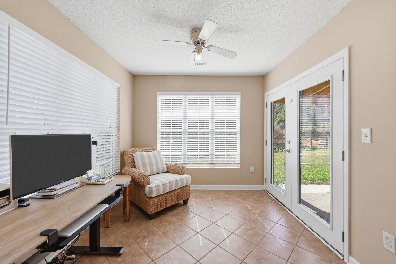 117 Edwards Ln.  Photo 9