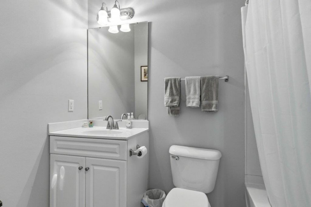 300 Kiskadee Loop Photo 12