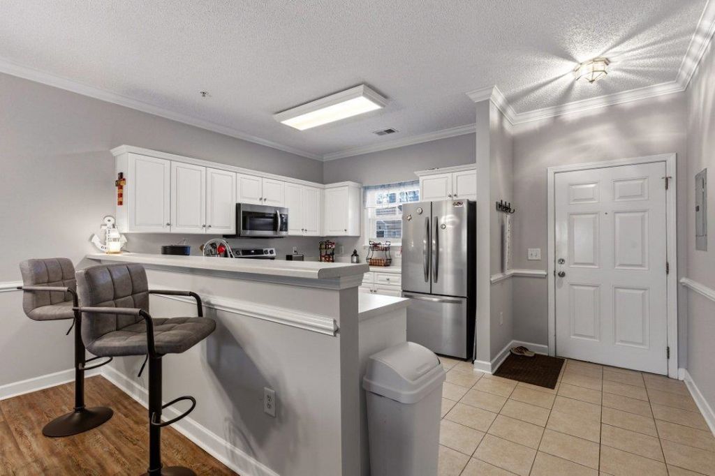 300 Kiskadee Loop Photo 2