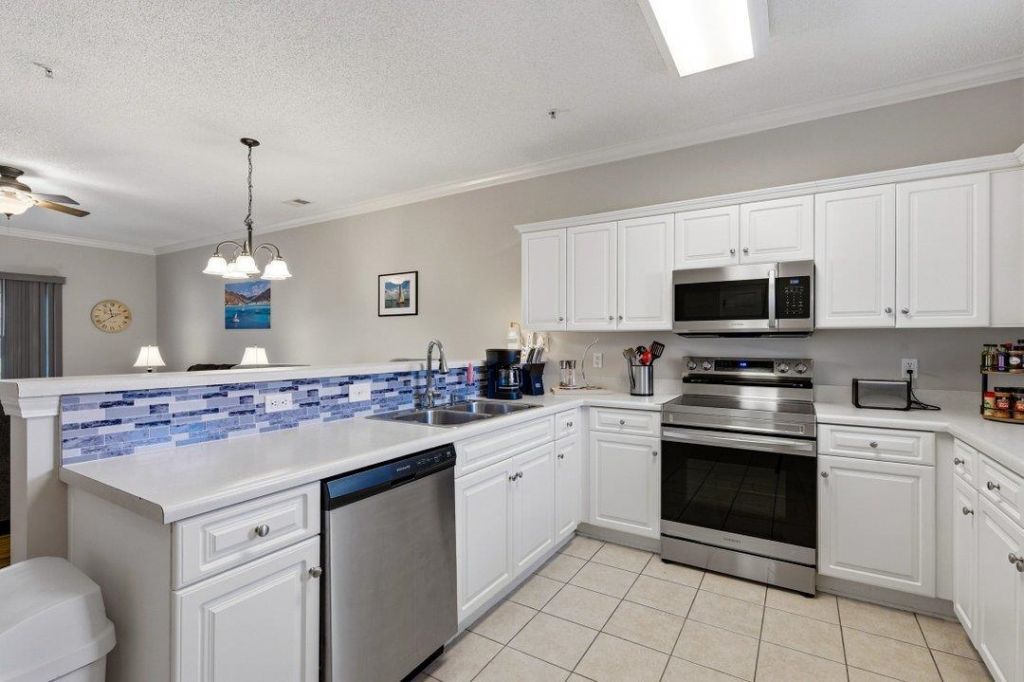 300 Kiskadee Loop Photo 4