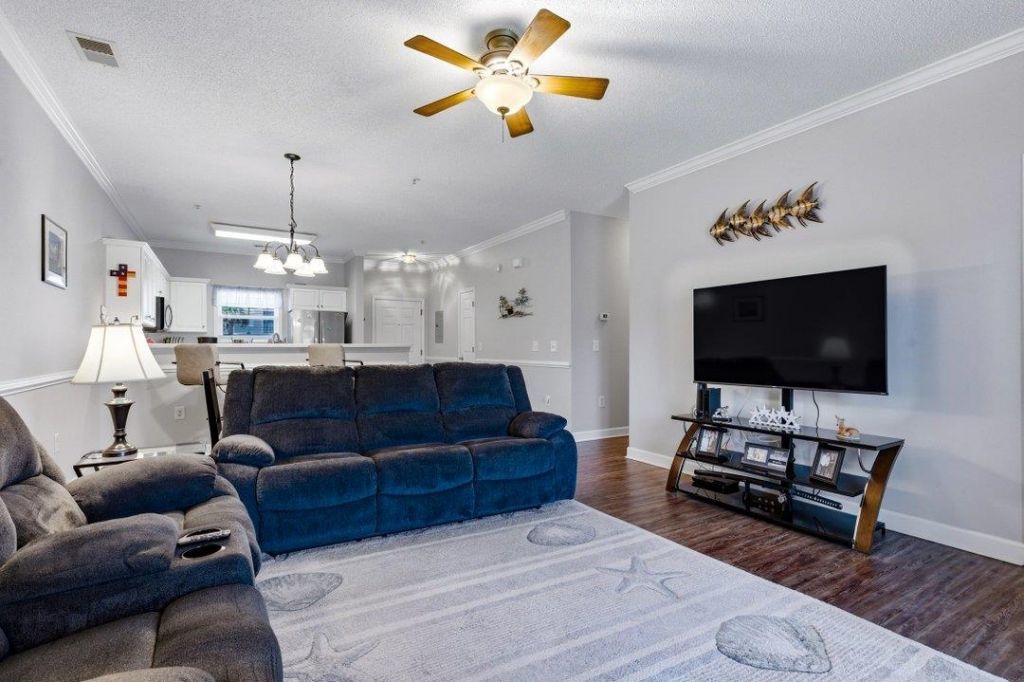 300 Kiskadee Loop Photo 9