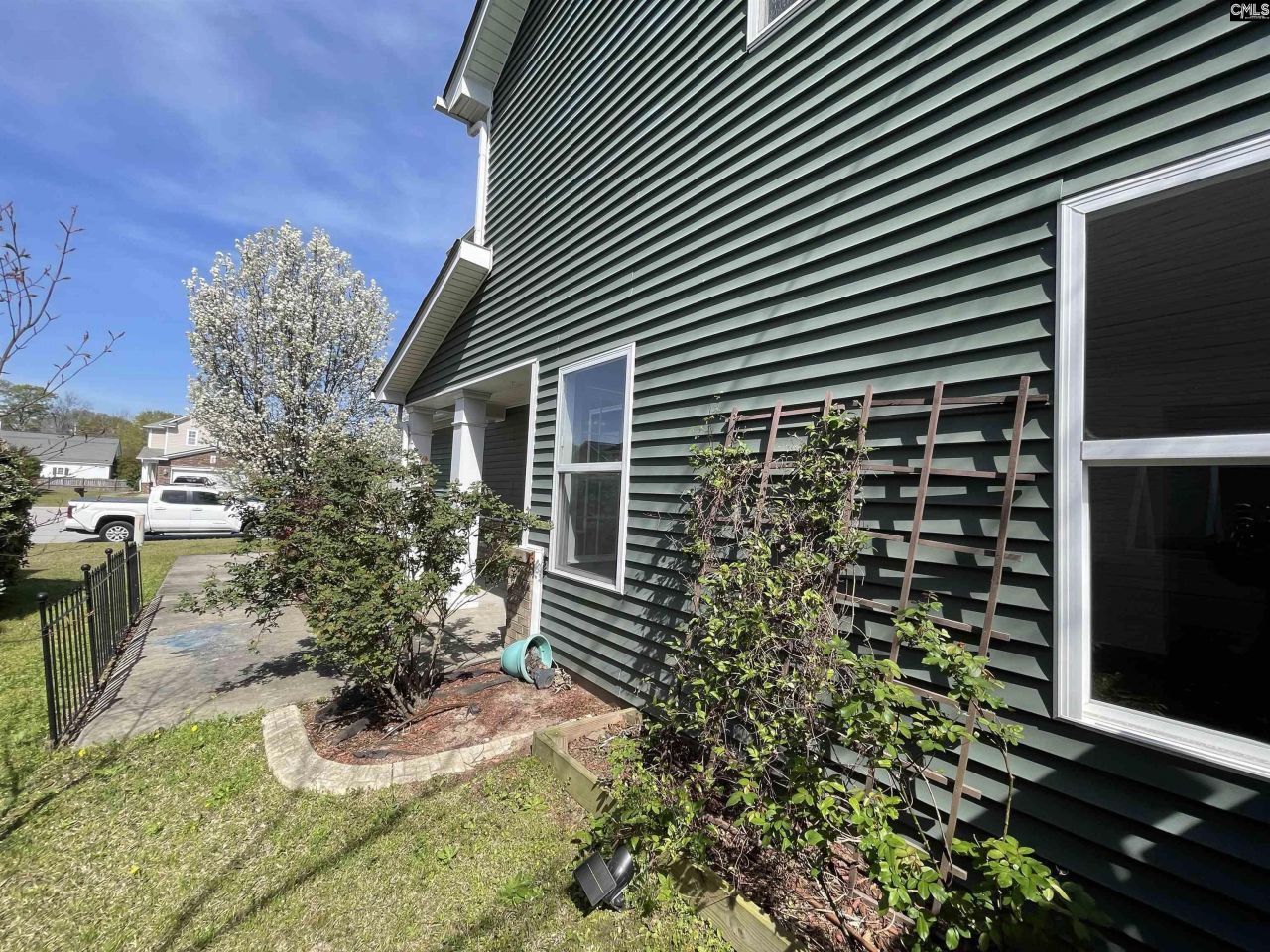 319 Charter Oak Court Photo 11