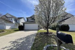 319 Charter Oak Court photo 4