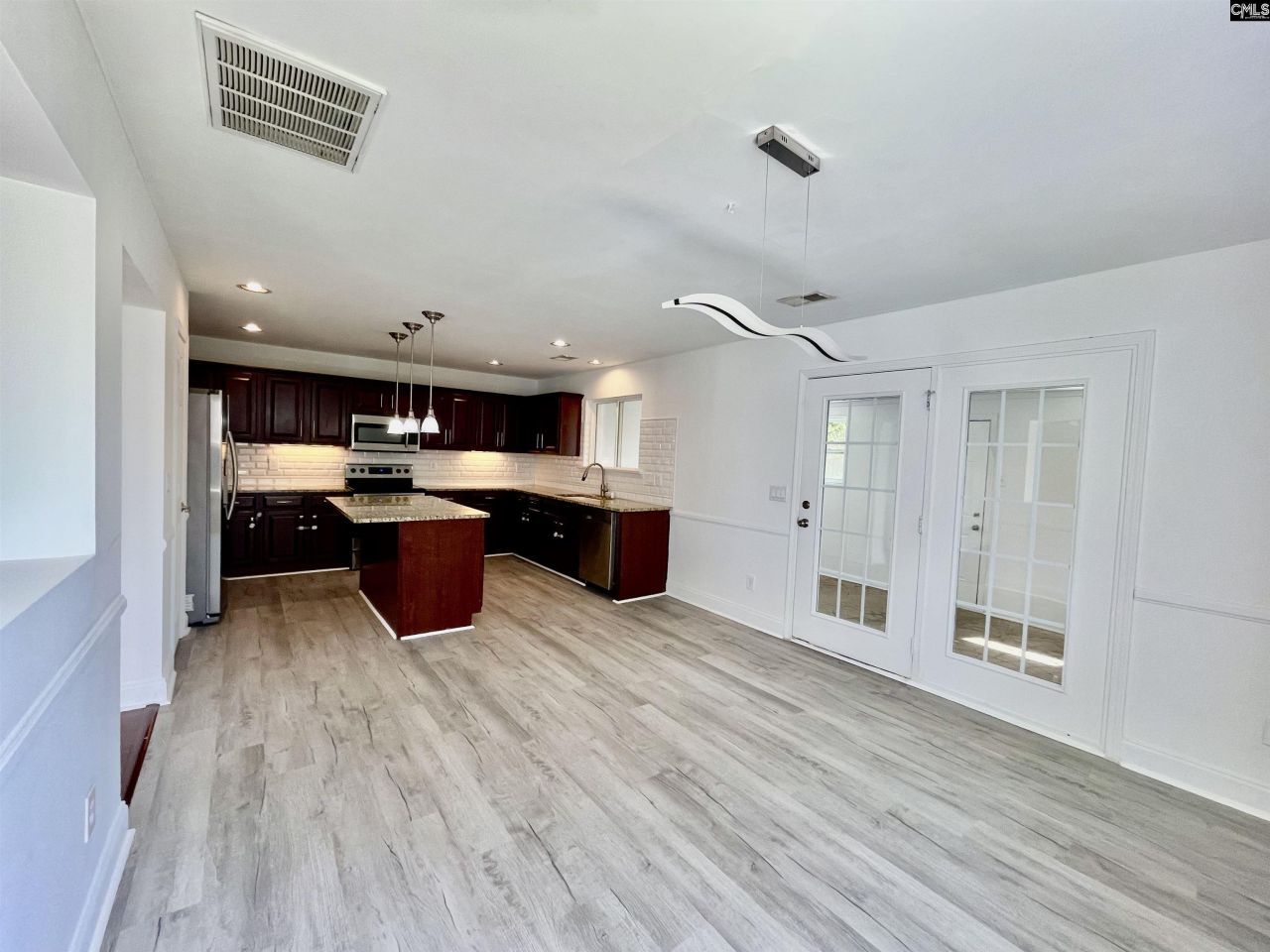 319 Charter Oak Court Photo 25