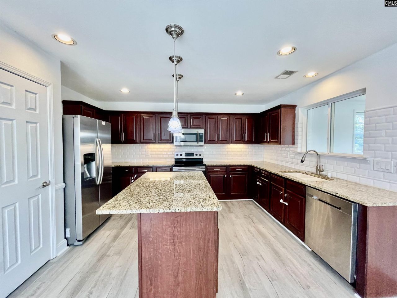 319 Charter Oak Court Photo 28