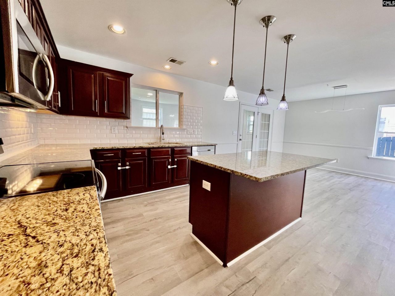 319 Charter Oak Court Photo 29