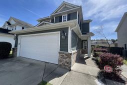 319 Charter Oak Court photo 4