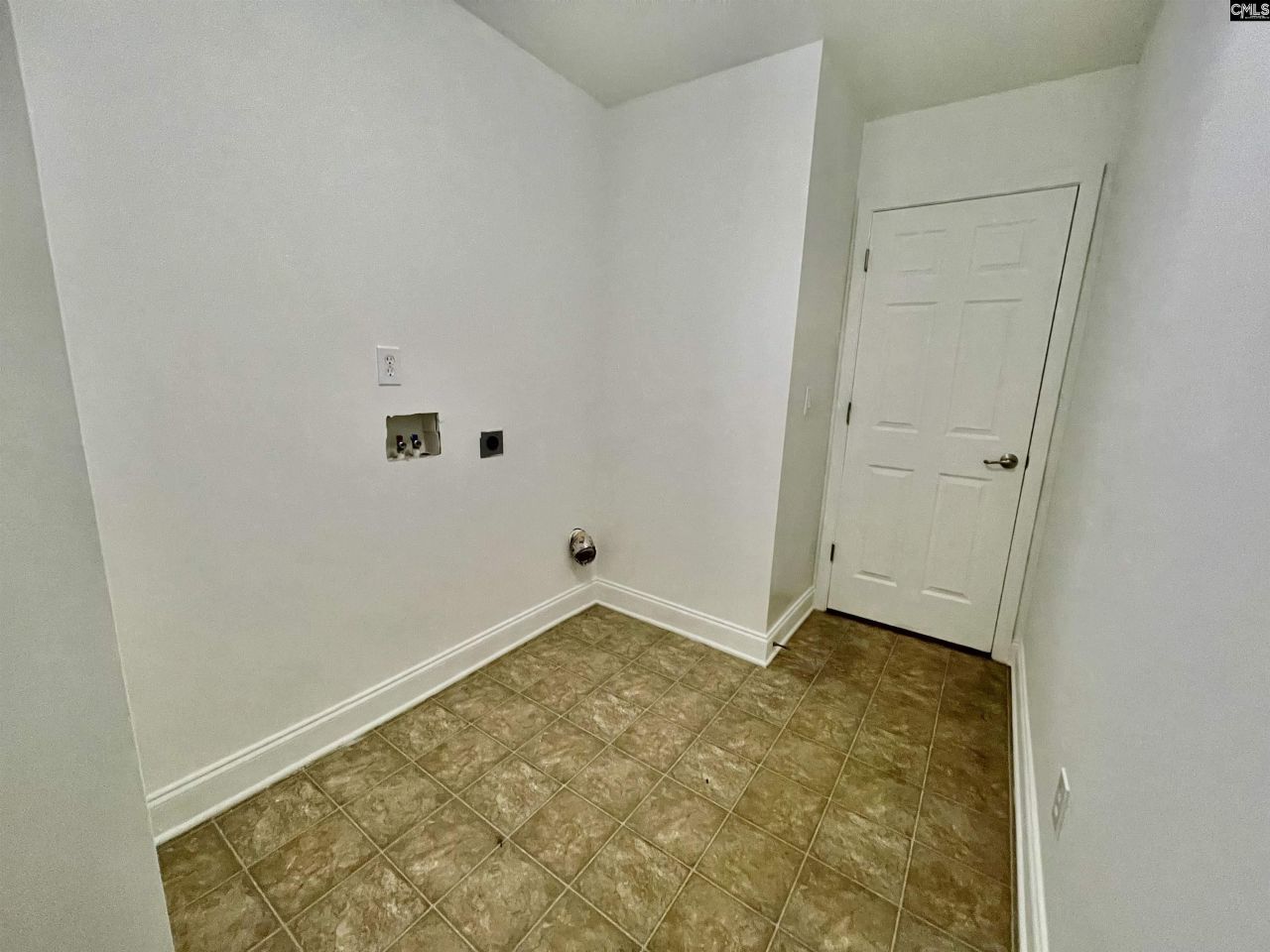 319 Charter Oak Court Photo 34