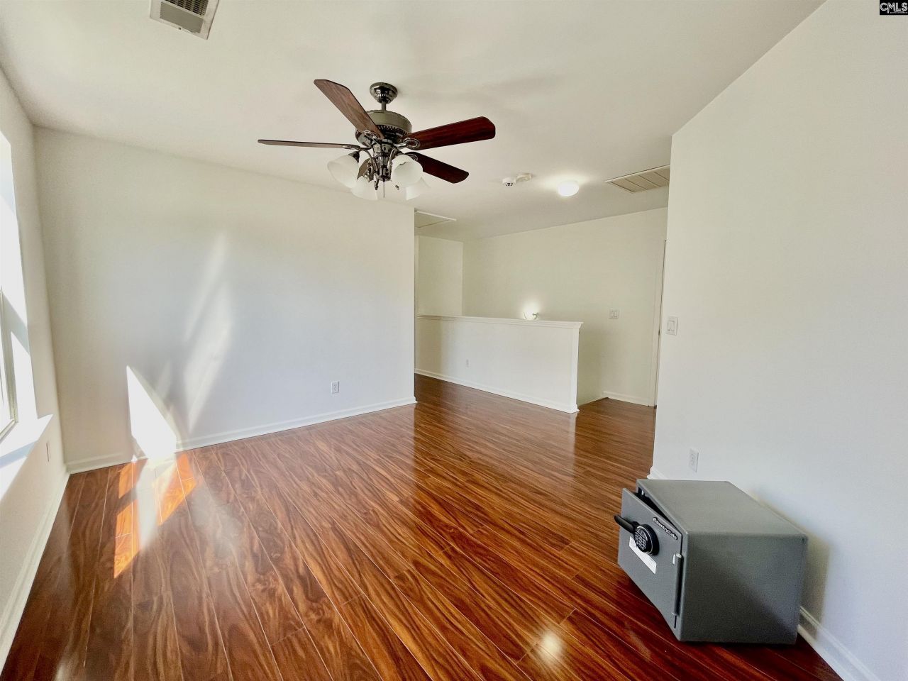 319 Charter Oak Court Photo 36