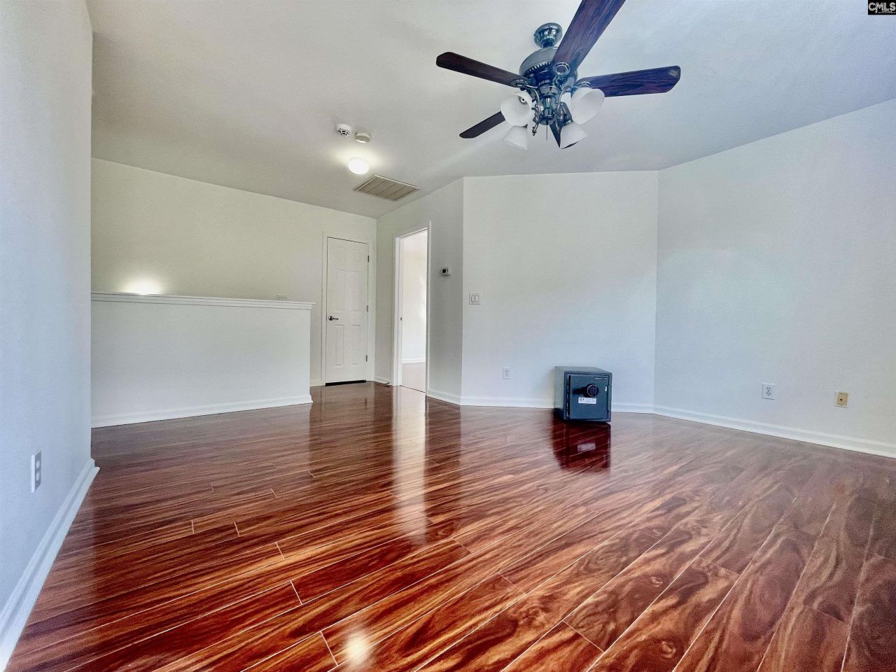 319 Charter Oak Court Photo 37