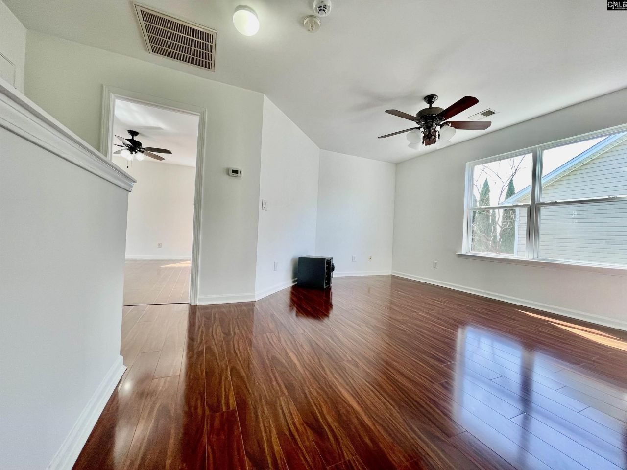 319 Charter Oak Court Photo 43