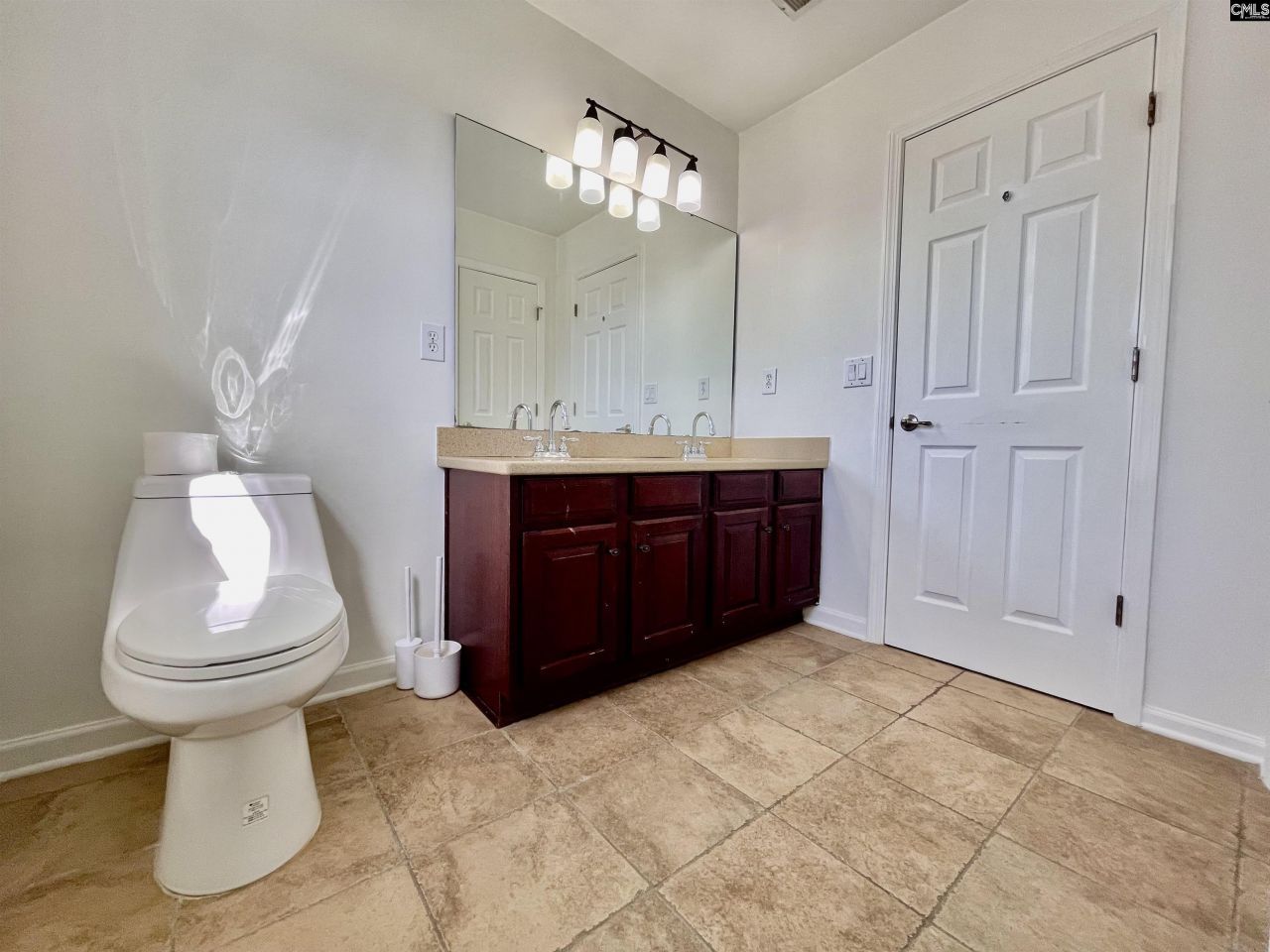 319 Charter Oak Court Photo 49