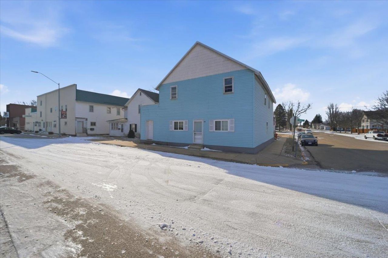 101 S Washington Street, Dunkerton, IA 50626 Main Photo