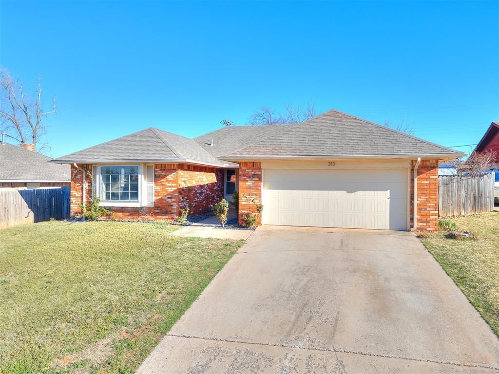313 W Grand Teton Court, Yukon, OK 73099 Main Photo