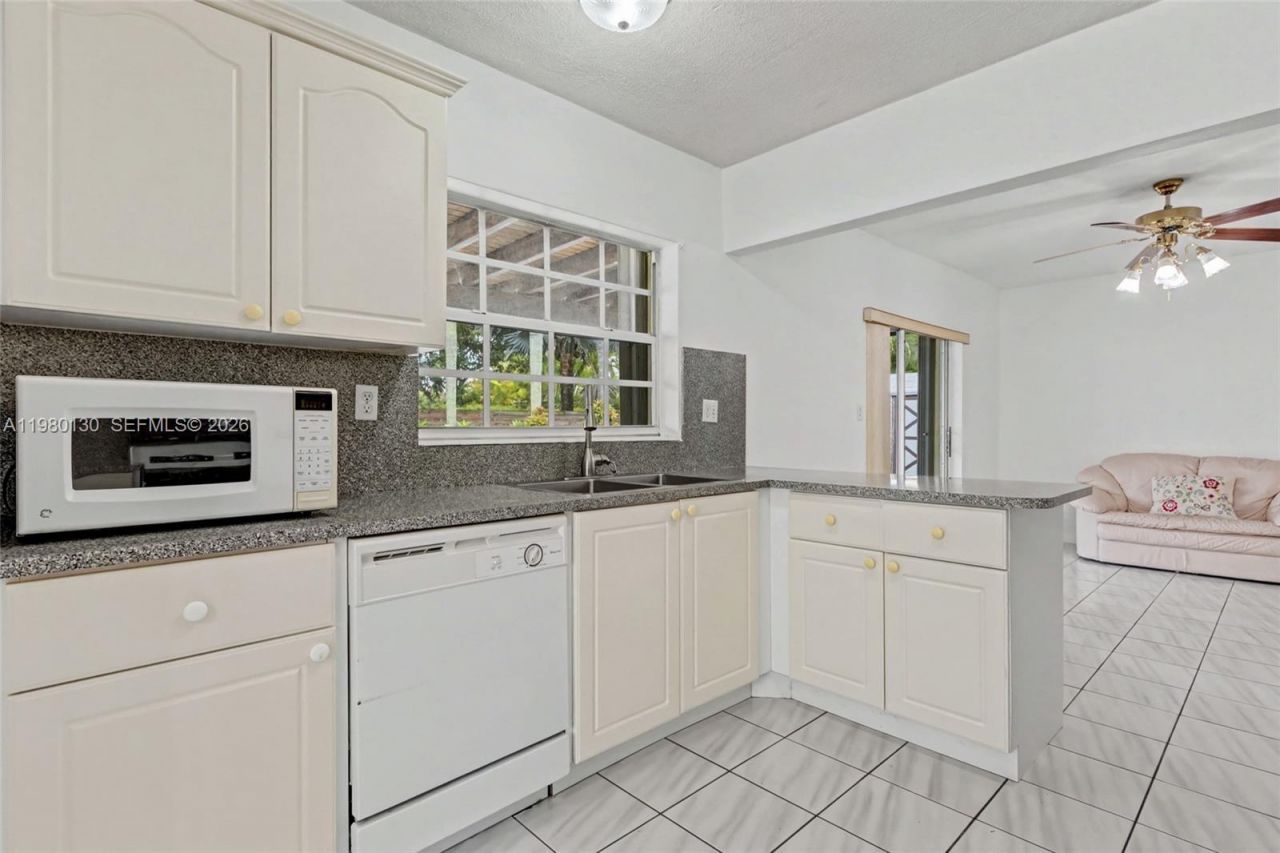 10555 SW 124th Rd, Miami, FL 33186 Photo